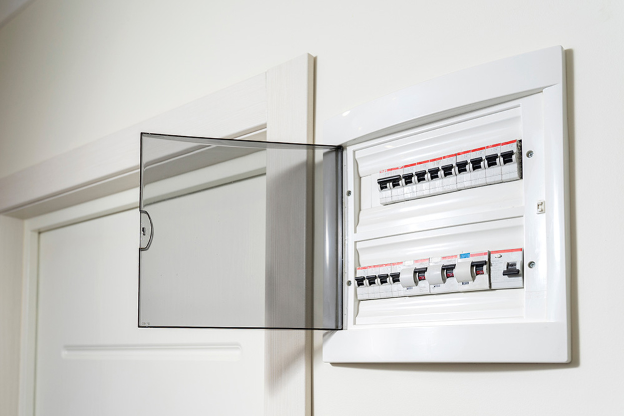 Über­spannungs­schutz bei Elektro Schneider in Neukirchen